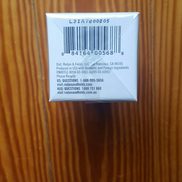 Rodan and fields Active hydration serum - Picture 3 of 3